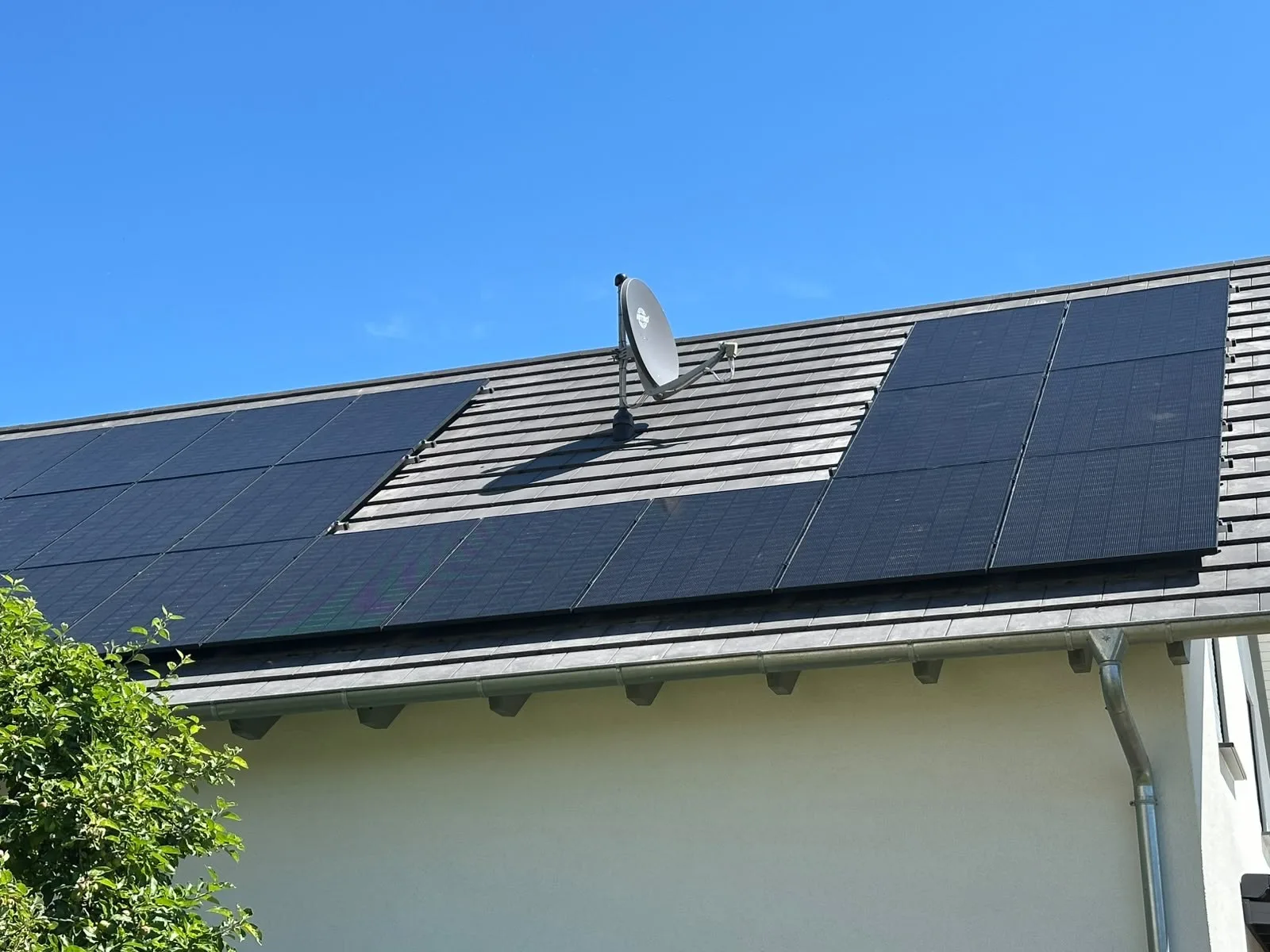 Photovoltaik-Anlage auf einem Schrägdach in Rotenburg an der Fulda – Thiessen Energy